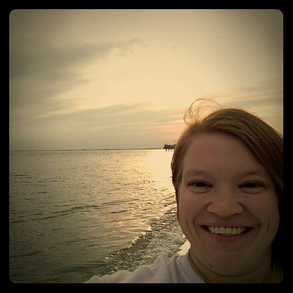 Meet your Posher, Mindy - Picture 1 of 5